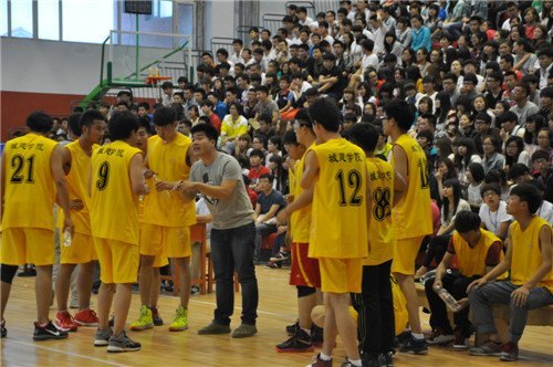 ����У���������������У԰�����������賤������ѧԺ�����֮��