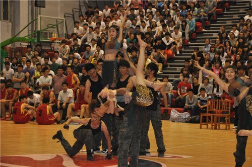 ����У���������������У԰�����������賤������ѧԺ�����֮��