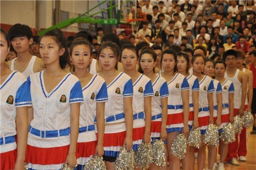 ����У���������������У԰�����������賤������ѧԺ�����֮��