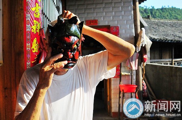 湖南科技大学师生远赴怀化山区 探寻非物质文化遗产——神秘的傩戏