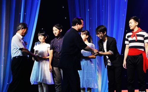 湖北工业大学学子勇夺两岸四地大学生魔术大赛金奖