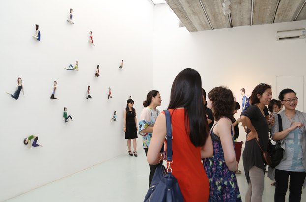 浮墙走音——于凡个展在艾米李画廊开幕