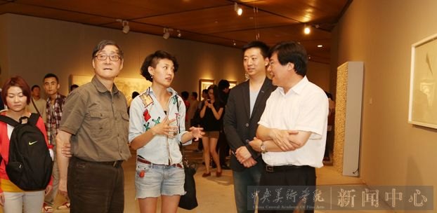 踏上艺术人生的新起点:“千里之行”2013届毕业生优秀作品展开幕