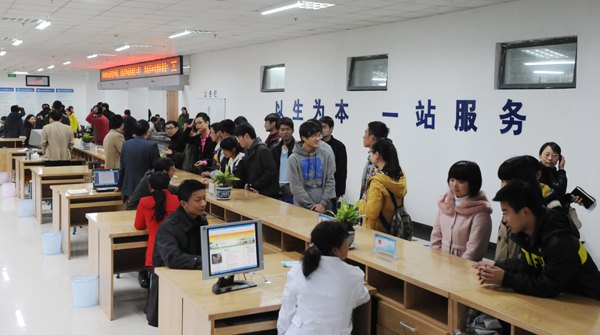 【安徽教育网】聚焦黄山学院系列报道之五:大学生事务中心在贴心服务中育人