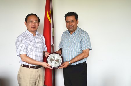 情系新疆生 杨海涛书记率队赴新疆喀什调研教育援疆工作