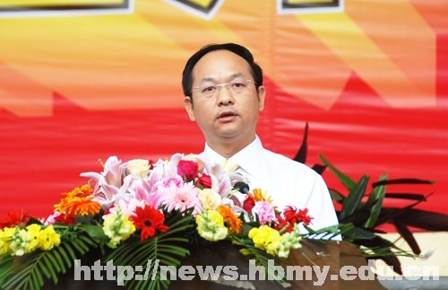 学校隆重举行2012级新生开学典礼暨军训动员大会