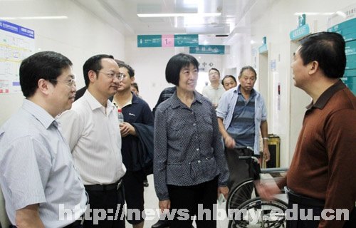 国家民委副巡视员王居一行来湖北民族学院检查指导工作