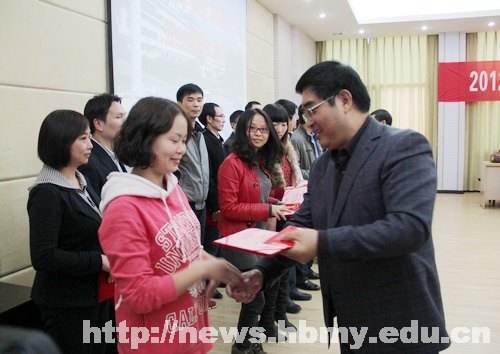 学校全面总结2012届毕业生就业工作安排部署2013届毕业生就业工作