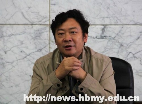 吴建清访谈经济与管理学院学生代表