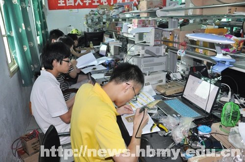 信息工程学院学生喜获两大学科竞赛大奖