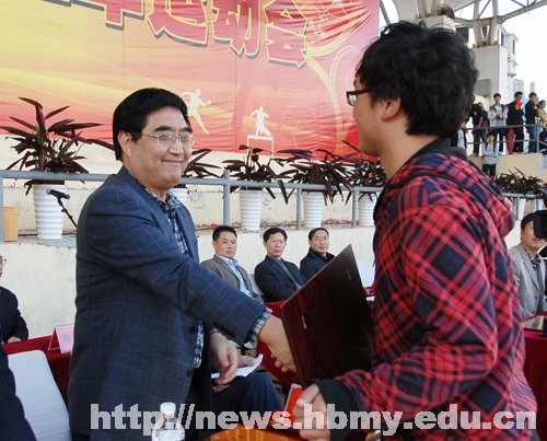 ��2012�˶��᡿��������ѧԺ2012���＾�˶���ʤ����Ļ