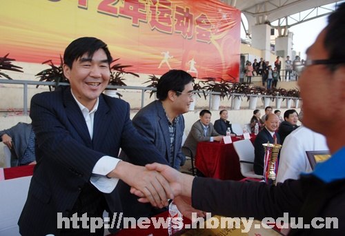 ��2012�˶��᡿��������ѧԺ2012���＾�˶���ʤ����Ļ