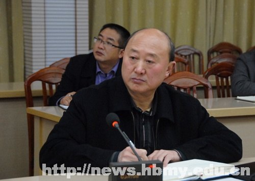 【学习十八大精神】学校开展党委中心学习组十八大专题(扩大)学习