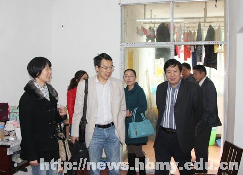 学校领导率队检查2012年度教育实习工作