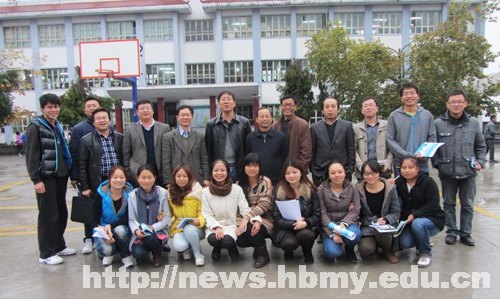 学校领导率队检查2012年度教育实习工作