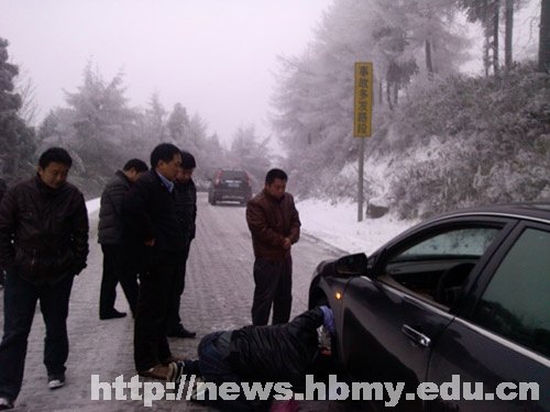 附属民大医院工作组奔赴”三万”活动一线