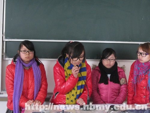 马克思主义学院举行《马克思主义伦理学》考试改革活动