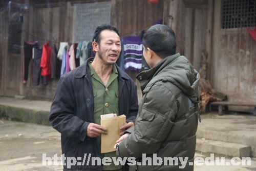 “三万”活动工作组访贫问寒活动掠影