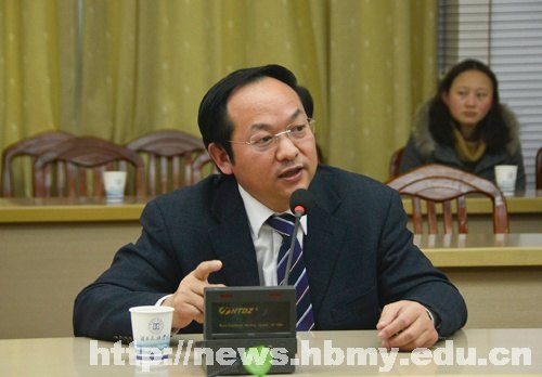 学校召开2012年度学生工作总结大会