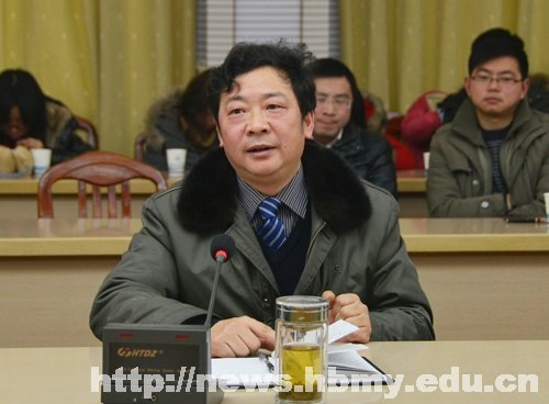 学校召开2012年度学生工作总结大会