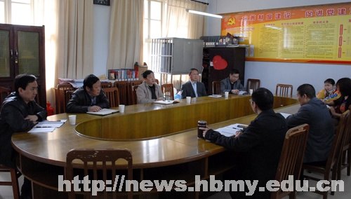 吴建清深入各二级学院调研