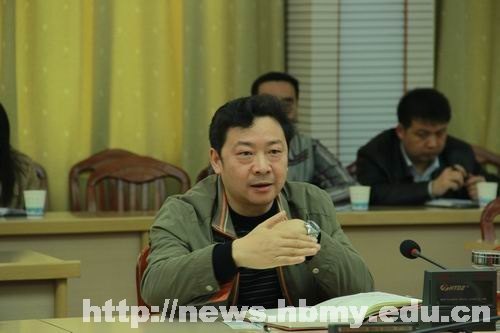 学校召开2013年春季学期第二次学生工作大会