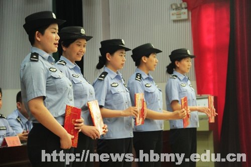 “警察姐姐进校园 安全文明在身边”主题活动在湖北民族学院启动