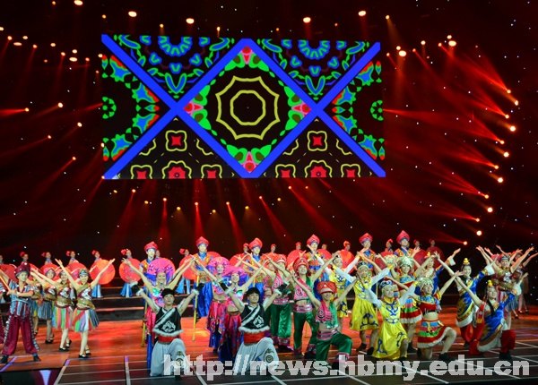 湖北民族学院学生三登“五月的鲜花” 传统体育演绎青春中国梦