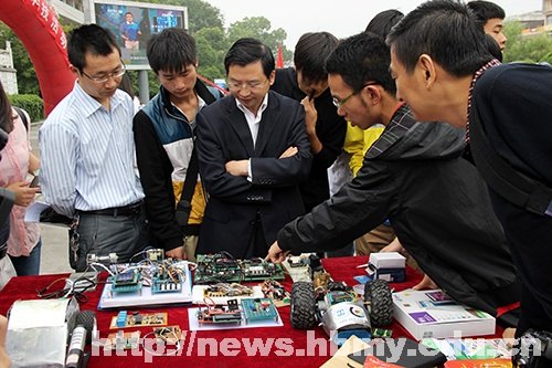 科技创新 美好生活----湖北民族学院第十三届科技活动周启动