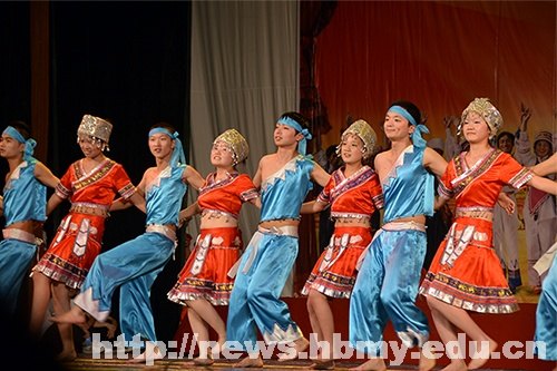 预科教育学院举办第六届民族文化风采月文艺汇演