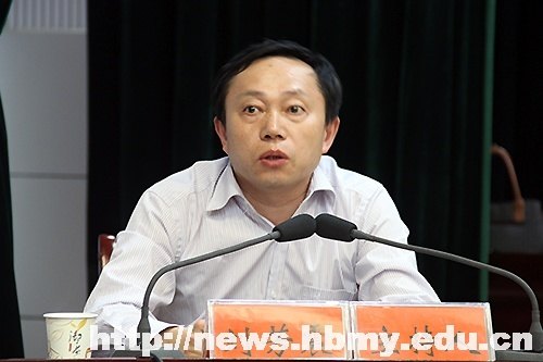 学校组织科研经费管理专题讲座 规范湖北民族学院科研工作管理