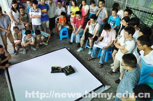 信息工程学院承办湖北民族学院第三届机器人擂台赛