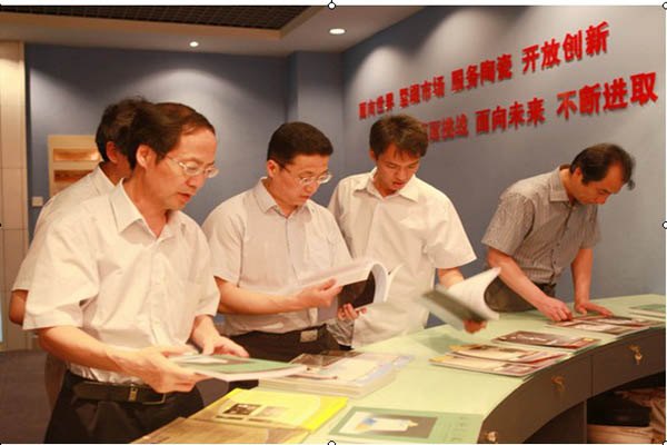 山西省人民政府学位委员会考察团来景德镇陶瓷学院调研