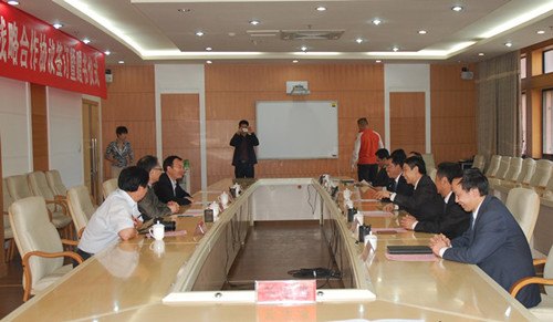 山东建筑大学与中国建筑工业出版社签署战略合作协议