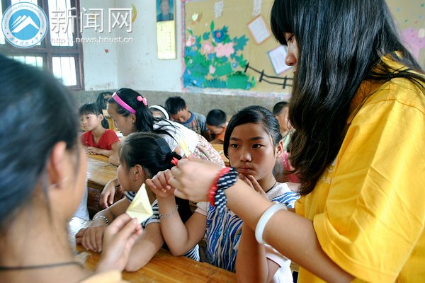 湖南科技大学暑期“三下乡”爱心实践活动再起航 回到阿弓镇服务村民