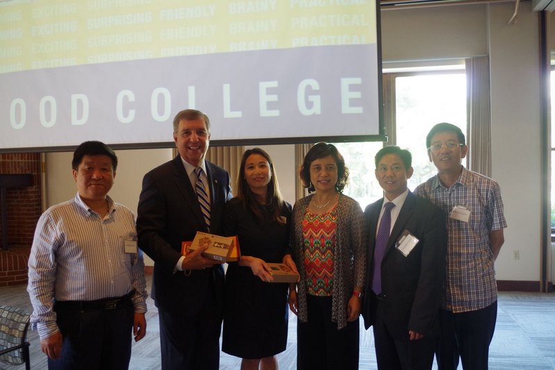 商贸学院赴美培训交流学习团在霍德学院受到热烈欢迎