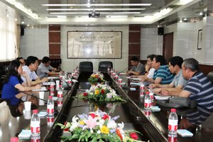 省教育厅发展规划处巩守柳处长一行来济南大学调研