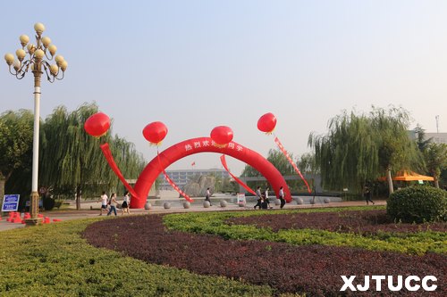 西安交大城市学院2013级新生报到工作秩序井然