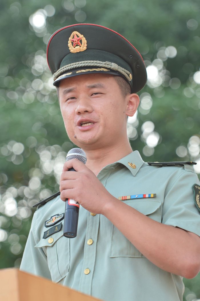 2012级军训动员大会 奏响军训集结号