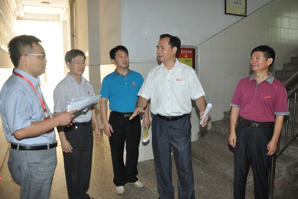 开学首日教学运行秩序良好