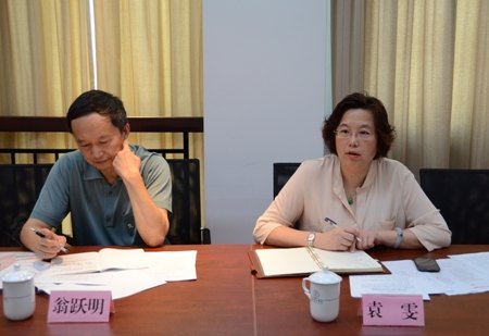 市教委副主任袁雯来校调研指导群众路线教育实践活动