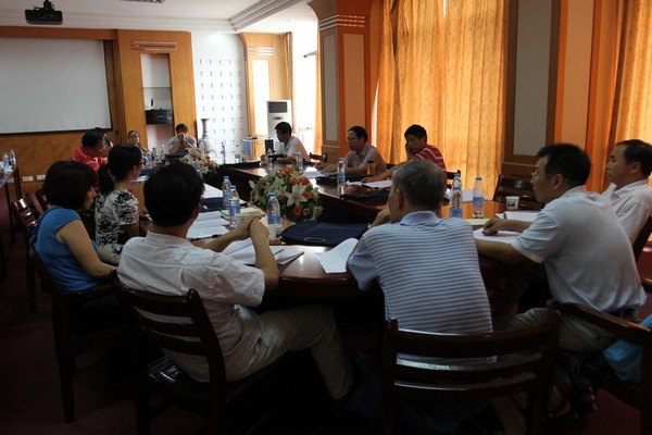 ѧУ�ٿ�2013��ѧ�ƽ������о��������������ֻ�