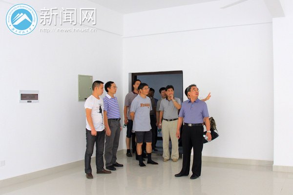 校领导视察工程项目 肯定基础设施建设