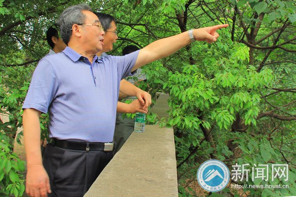 校领导视察工程项目 肯定基础设施建设