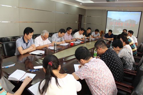 ��óѧԺ������ʵ����ᴩ��ӭ�¹�����