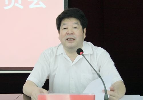 学校召开中层干部学习会部署党的群众路线教育实践活动