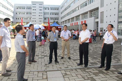 У�쵼����ɽ��ѧ����ѧԺ�Ӳ�2013������ѧԺ�����������