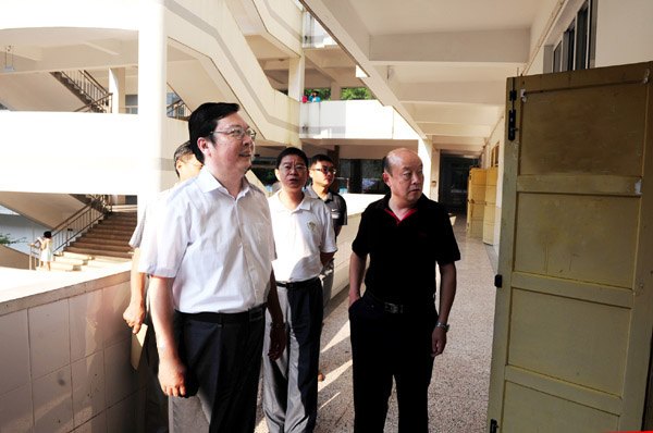 ʦ  Ȼ򡪡У쵼ѧڿѧϿ