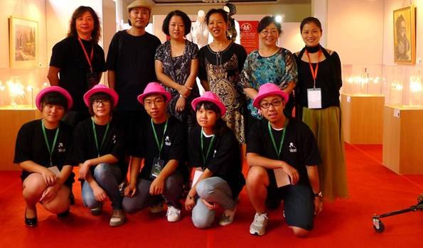 ��װѧԺ�����μӡ�2013�Ϻ����ʿ�ѧ������ʮ����չ��