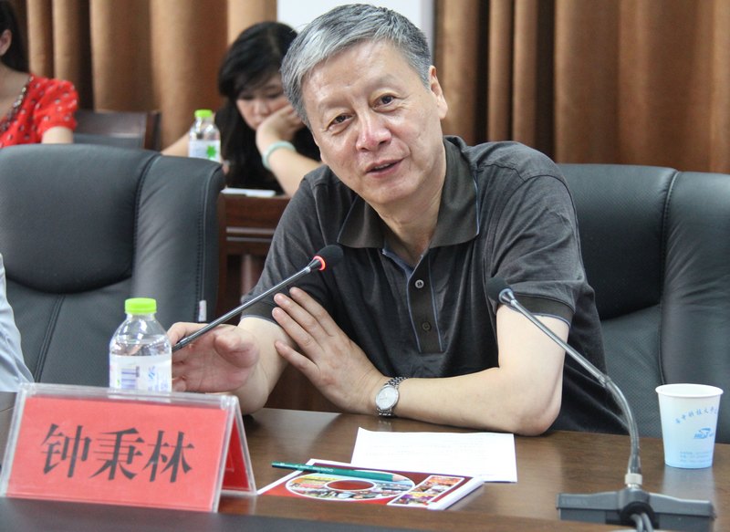 �й�����ѧ��᳤�ӱ����ڻ��пƼ���ѧ�Ļ�ѧԺ̸����ѧԺ�������뷢չ